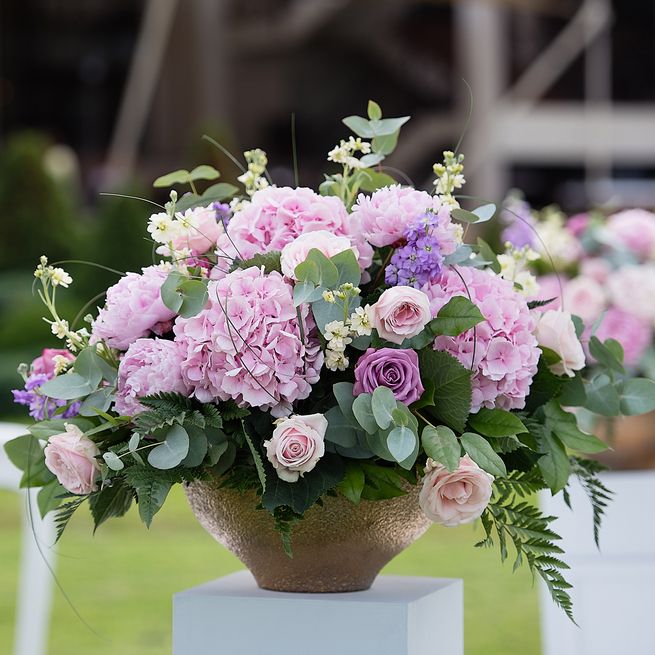 Ariadne (mixed flowers in vase with Roses,Hydrangea,Peonies)