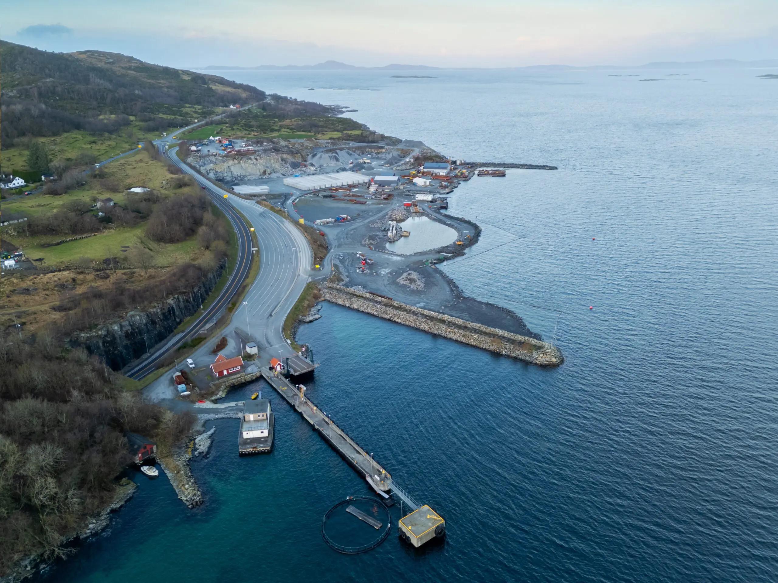 Stangeland utvider lokal sjøfylling for fyllittholdige steinmasser ved Hanasand.