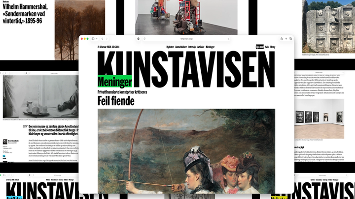 Flere eksemplarer av kunstavisen oppå hverandre