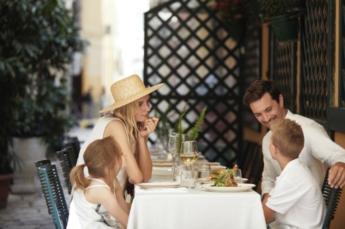 Family enjoying Ikos Andalusia's fantastic Dine Out programme