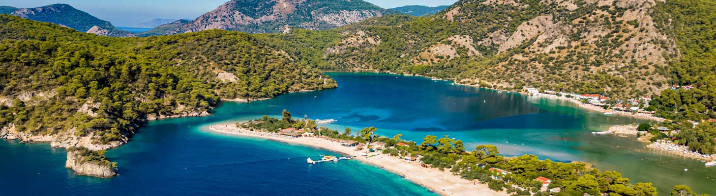 Golden sands & crystal clear waters of the Blue Lagoon in Olu Deniz
