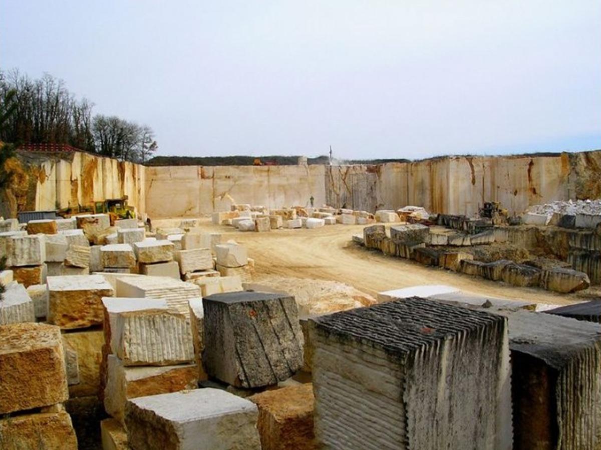 Carrière de Francepierre Poitou-Charentes