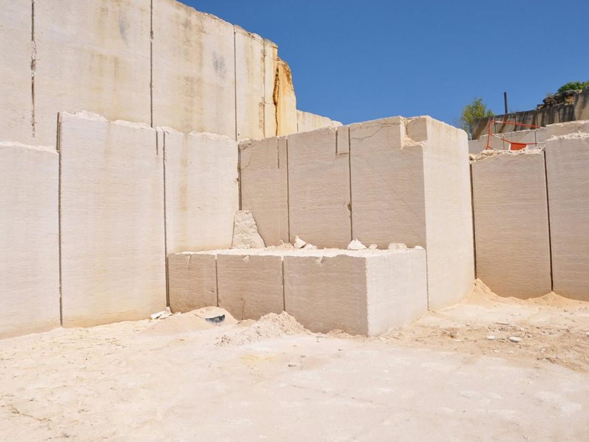 Carrière de Massangis de Polycor