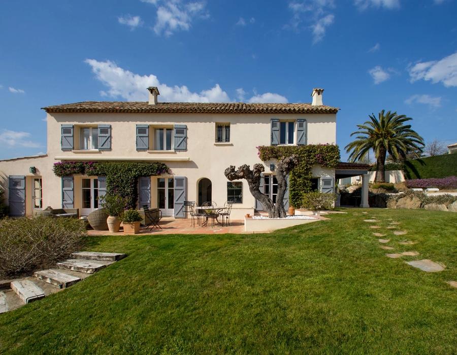 A wonderful position on the Route des Carles, Saint Tropez 1