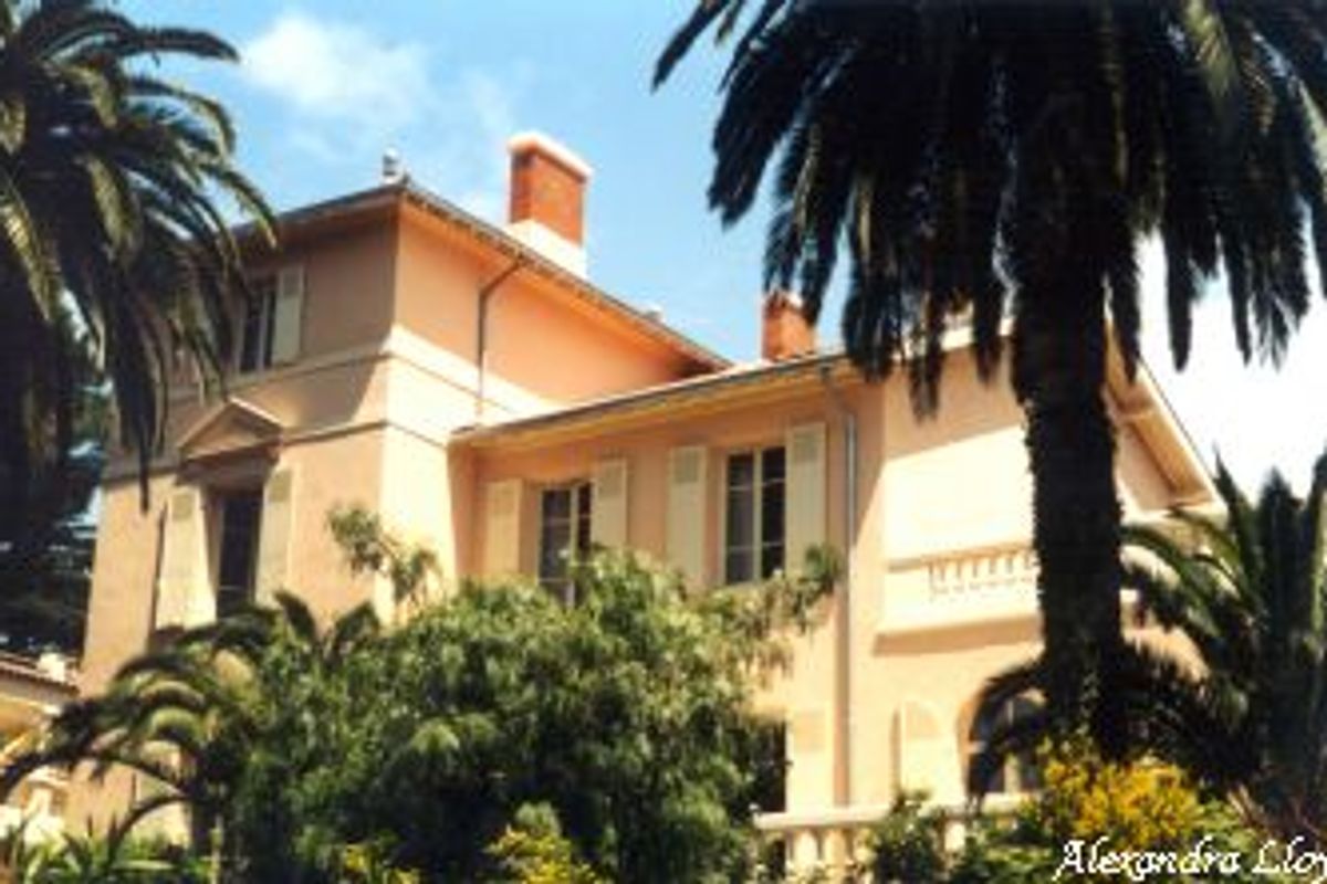 Beautiful elegant turn of century villa of 400m²