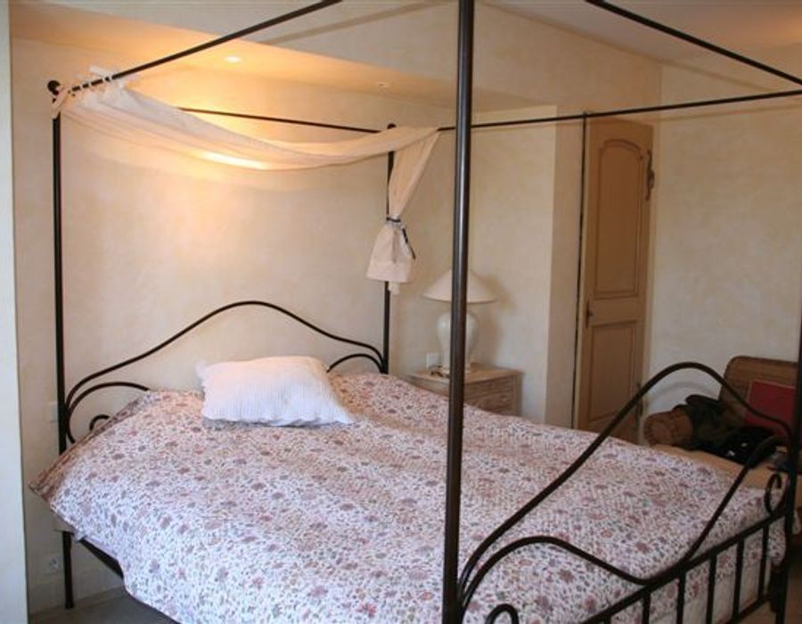 Superb newly built property in the Quartier des Carles, Saint Tropez 4