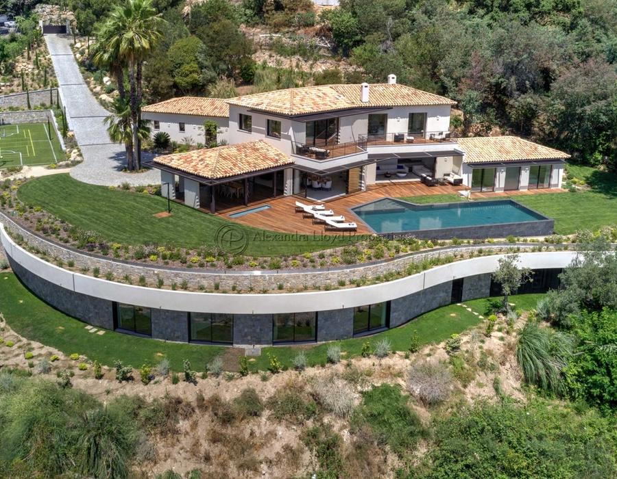 Super Cannes - a six bedroom villa for rent with a tennis court 1