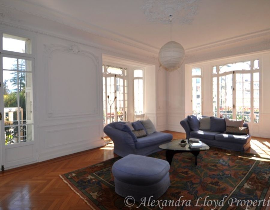 Luxurious apartment in the heart of Nice city centre. 1