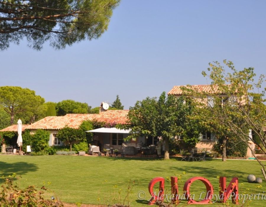 Charming Provencal property located close to Salins Beach, Saint Tropez 2
