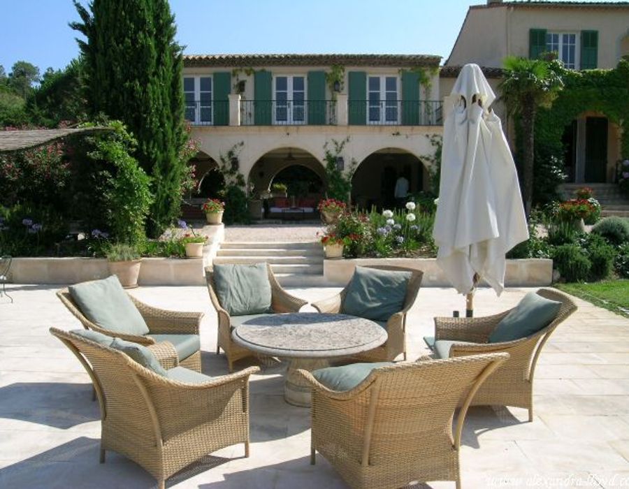Stunning Bastide with sea views in Saint Tropez 4