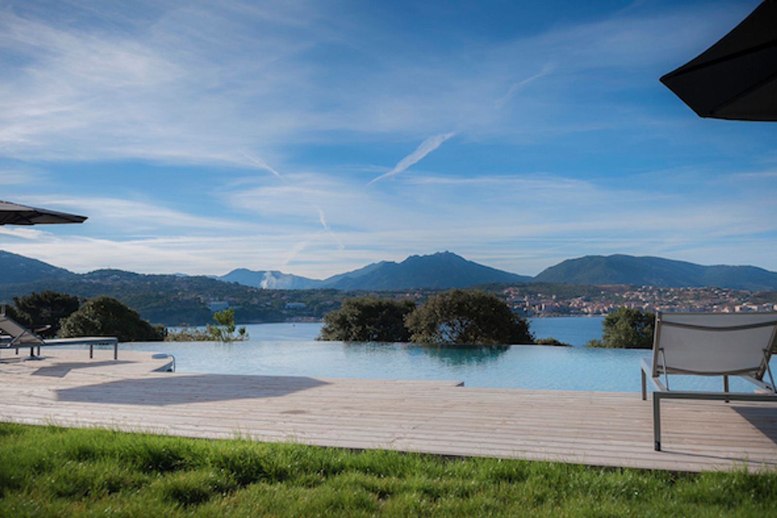 NEW! Fabulous waters edge villa with a contemporary interior close to Propriano - South Corsica