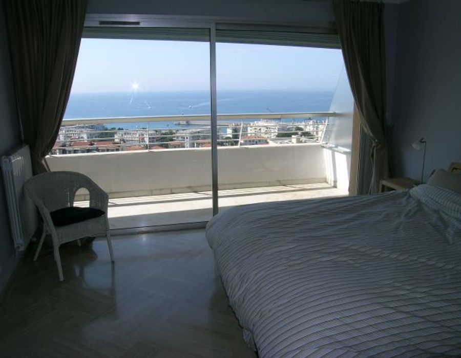 Exceptional 180° views of Nice and the Mediterranean 1