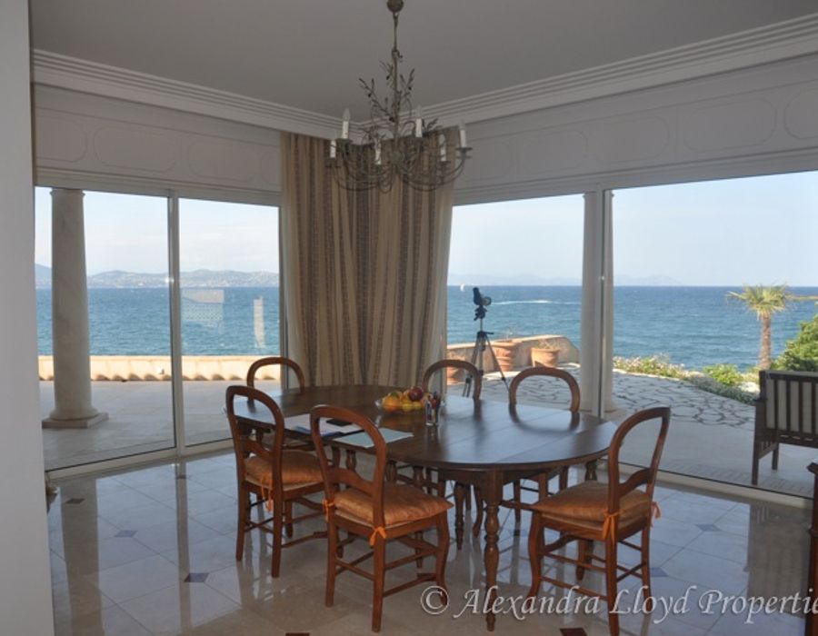 Waters edge property in Les Parcs de Saint Tropez 6