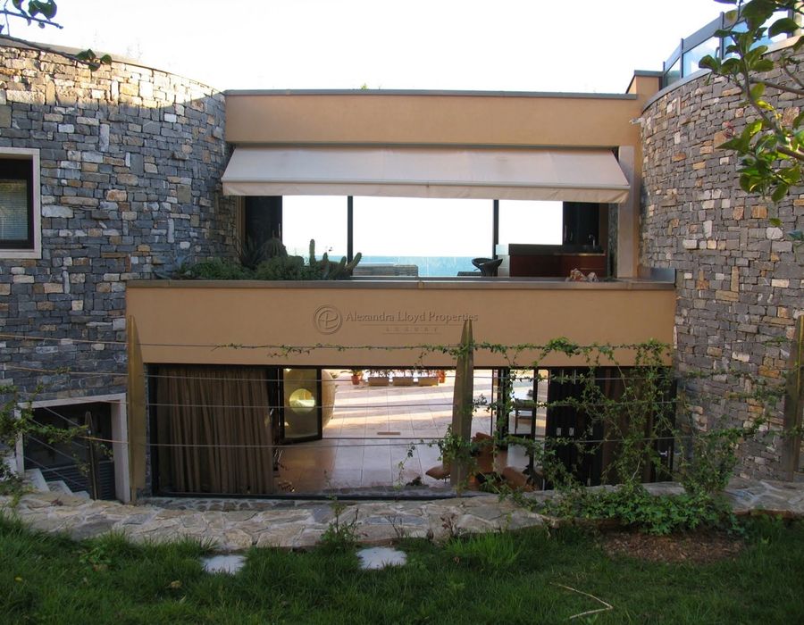 Contemporary and unique waters edge property in Cap d'Ail  4