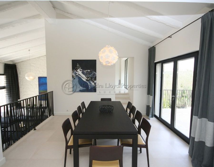 Contemporary villa with sea views, walking distance to Mougins Village 3