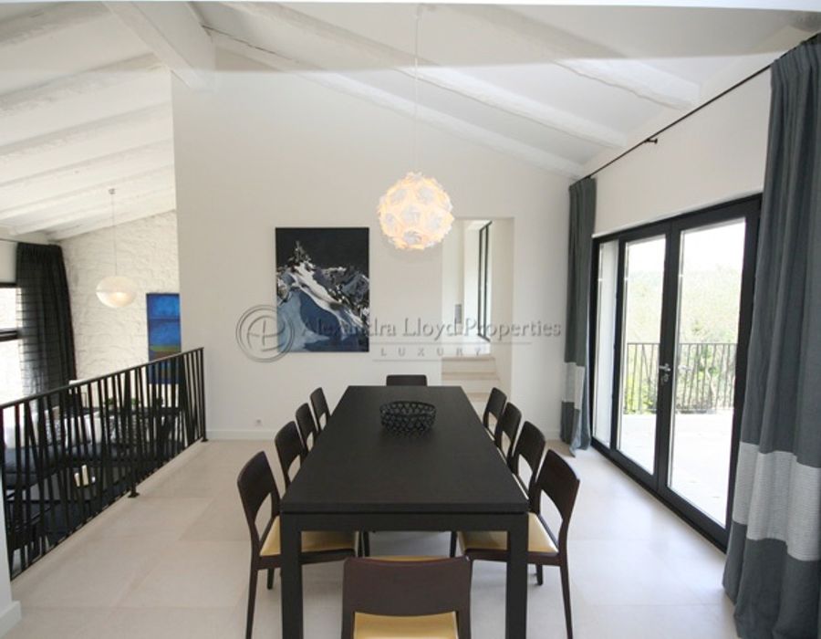 Contemporary villa with sea views, walking distance to Mougins Village 3
