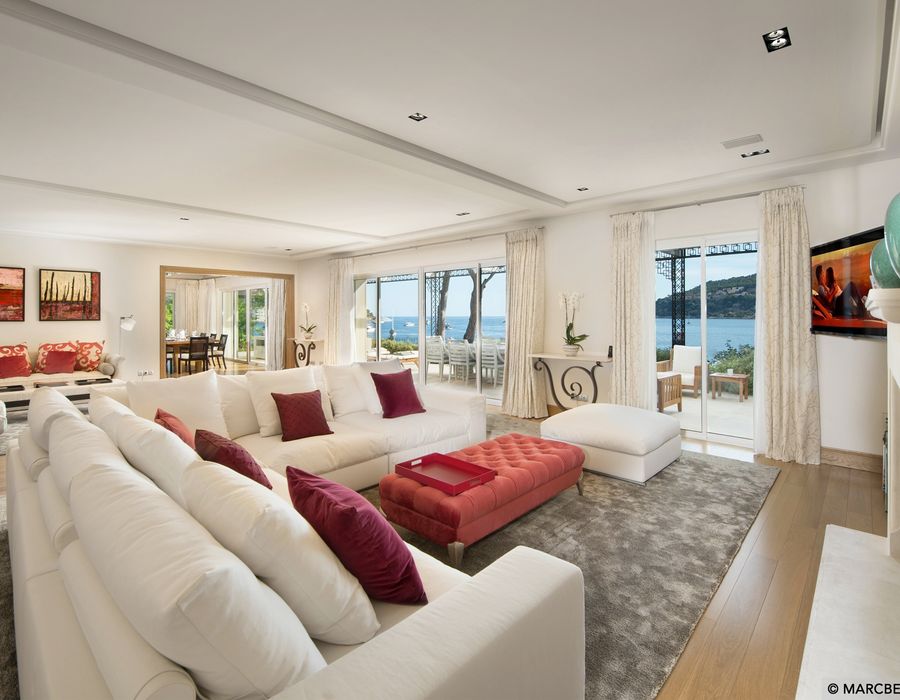 A five star location and a five star ultra luxury villa located on the water front in Saint Jean Cap Ferrat 6