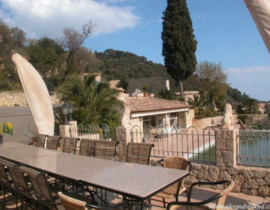 Neo Prvencal villa opposite Eze village 6