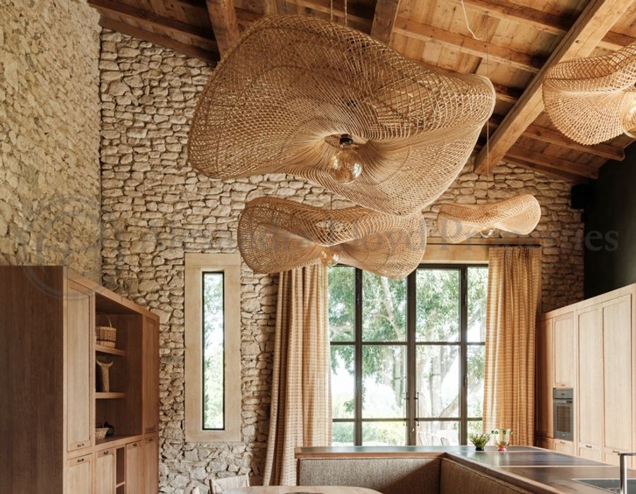 Stone Retreat in the Heart of the Alpilles — Exceptional Property for Rent near Les Baux-de-Provence 3