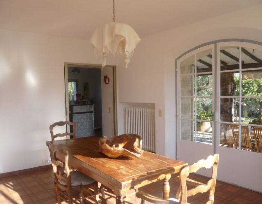 A very charming Provencal property located in La Gaude 2