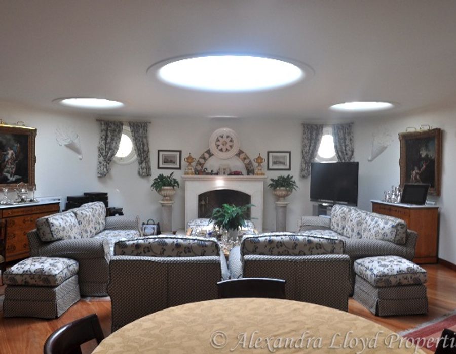 Large property on Saint Jean Cap Ferrat with wonderful gardens 5