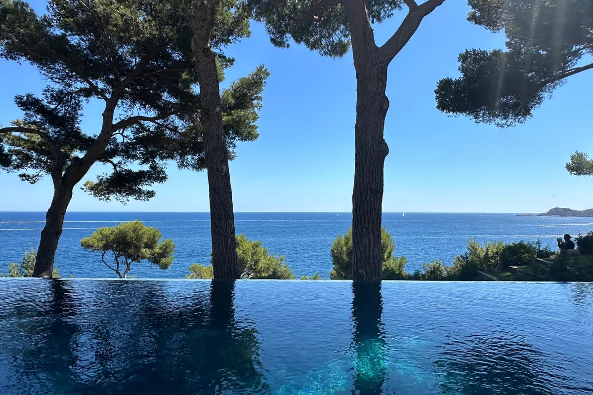 Luxury Waterfront Villa in Ramatuelle with Panoramic Sea Views and Exceptional Design