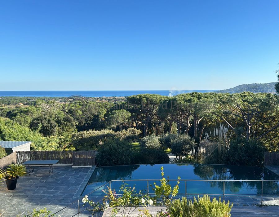 Villa for Rent in Domaine de l’Oumède, Ramatuelle, Enjoying Beautiful Views 3