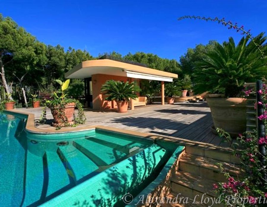 One of the largest properties on the Cap Ferrat 5