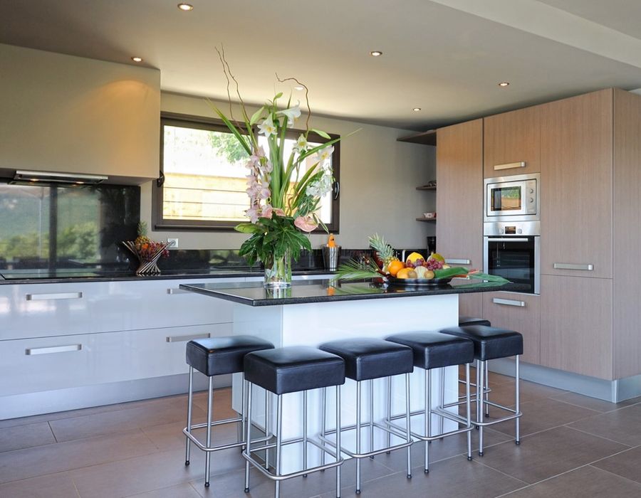 Waters Edge Villa overlooking the Gulf of Valinco, Close to Propriano, South Corsica 5