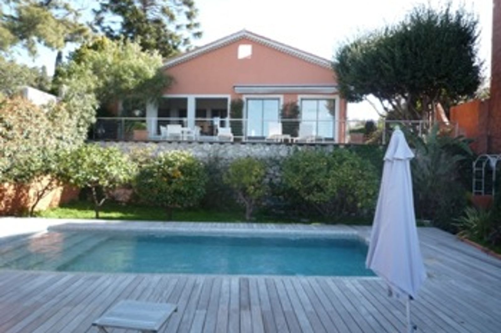 Provençal villa of 220 sqm with swimming pool on the Cap d'Antibes