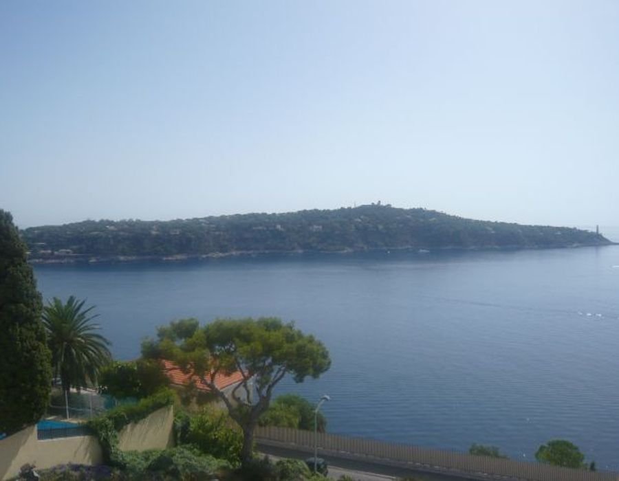 Superb contemporary style villa with a great sea view 4