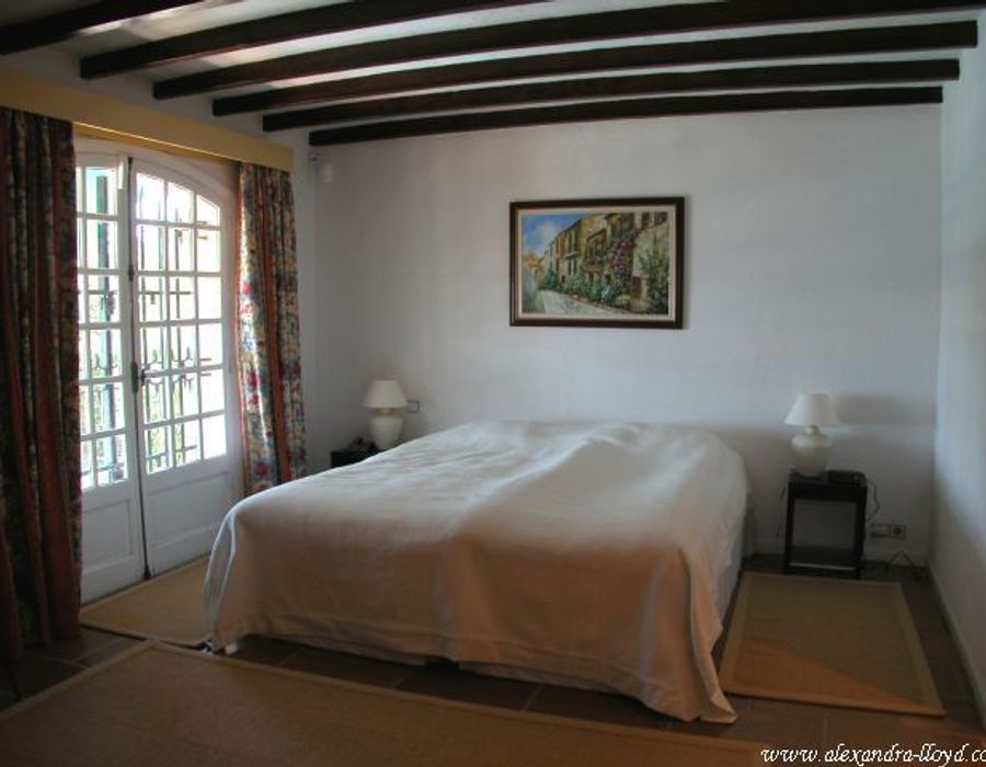 Stunning Provencal property located in the prestigious Super Cannes 3