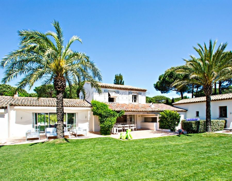 Walking distance to Tahiti Beach, lovely villa in Saint Tropez 4