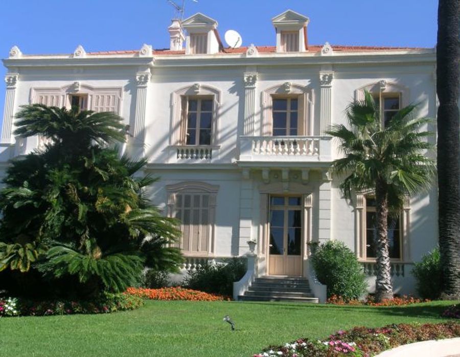 Stunning Belle Epoque property in the heart of Cannes 3