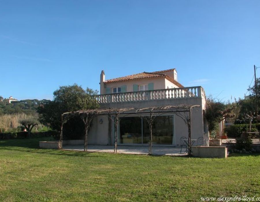 Lovely Provençale villa next to the Baie des Canoubiers 4