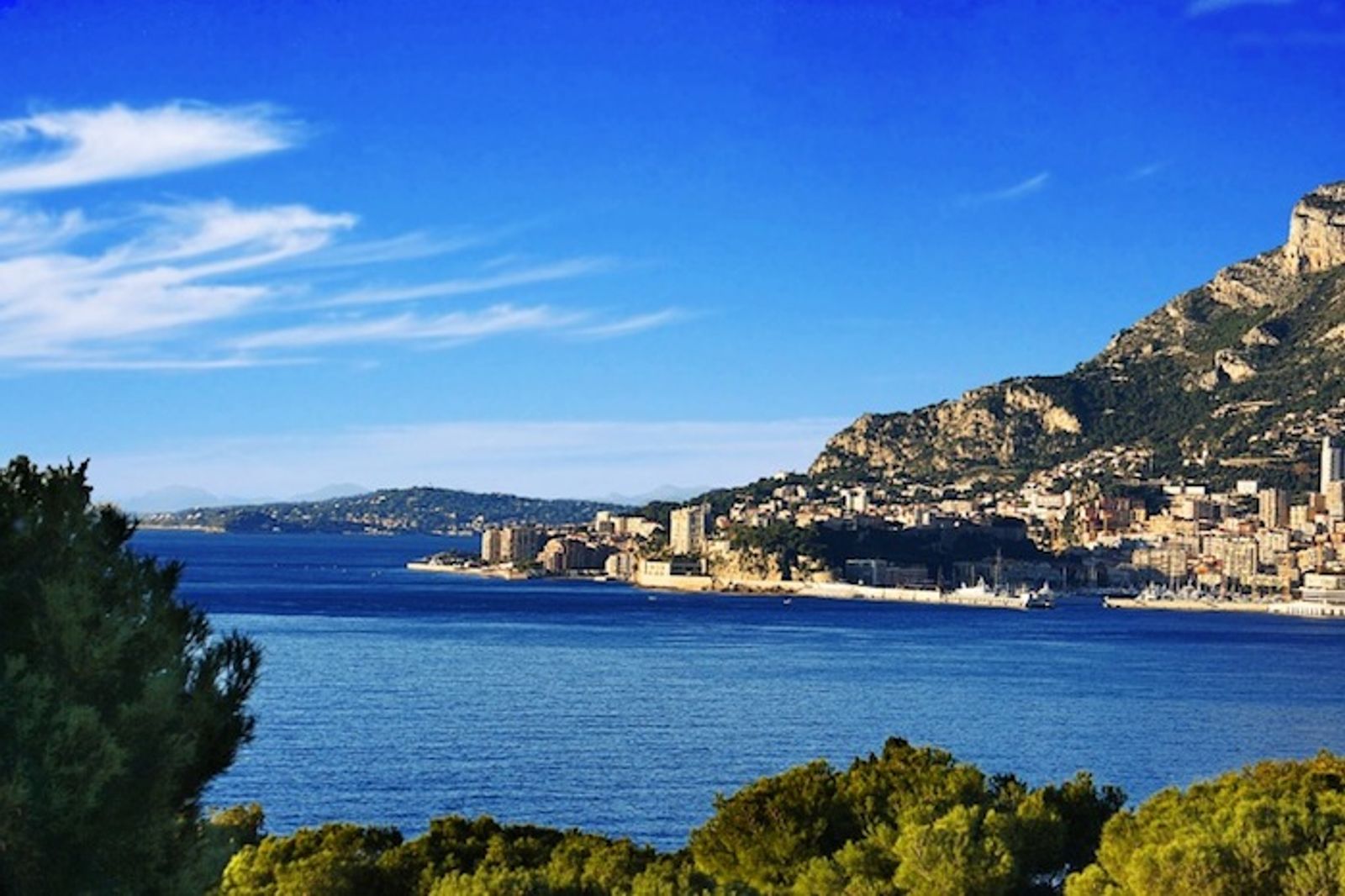 Luxury villa to rent in the prestigious Domaine du Cap Martin