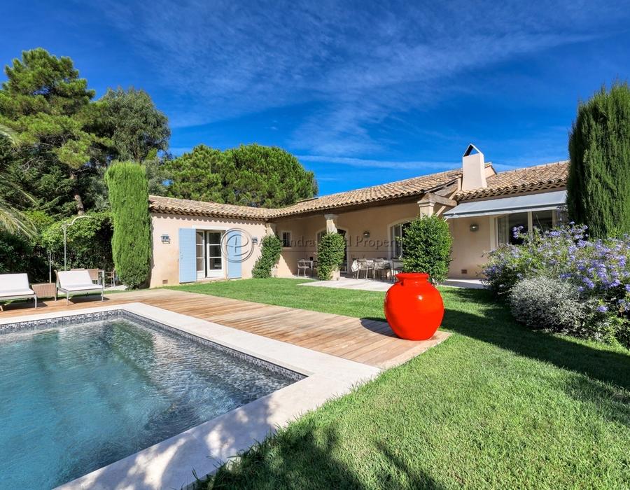 A wonderful property located in Ramautelle, fabulous interior 3