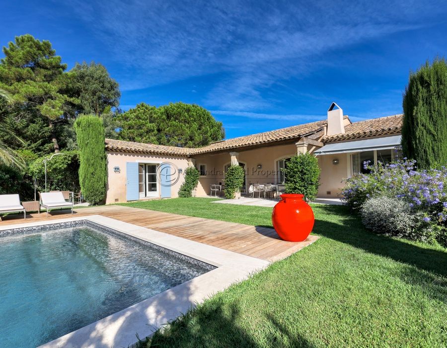 A wonderful property located in Ramautelle, fabulous interior 3