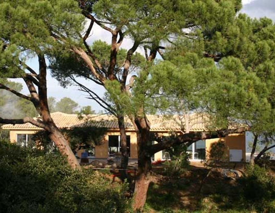 Newly built waters edge property in Les Parcs de Saint Tropez 2