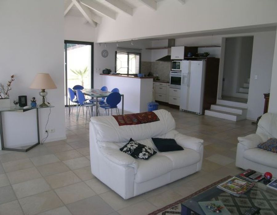 Nice house on near the beach! 5