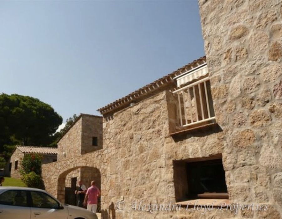 Water edge property at Porto-Vecchio 1