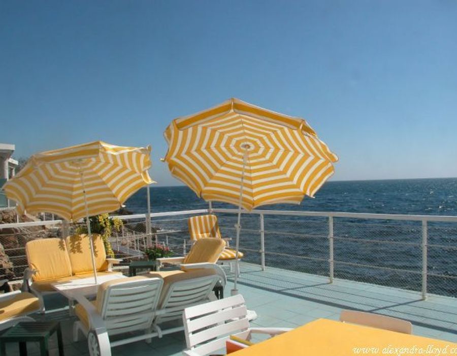 Waters edge property on the Cap d'Antibes 1