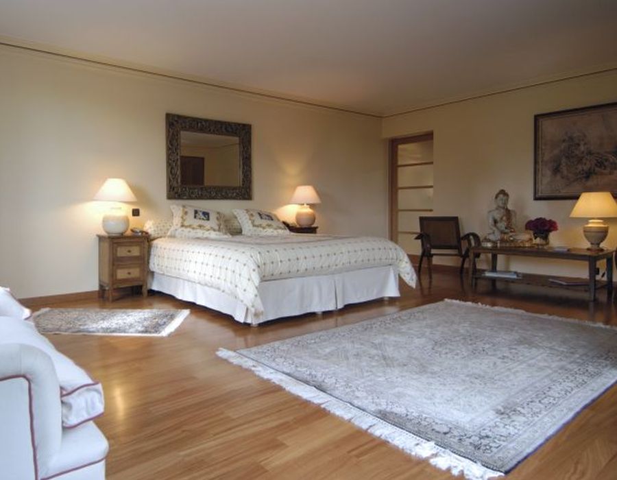 A delightful property located in the prestigious neighborhood 1