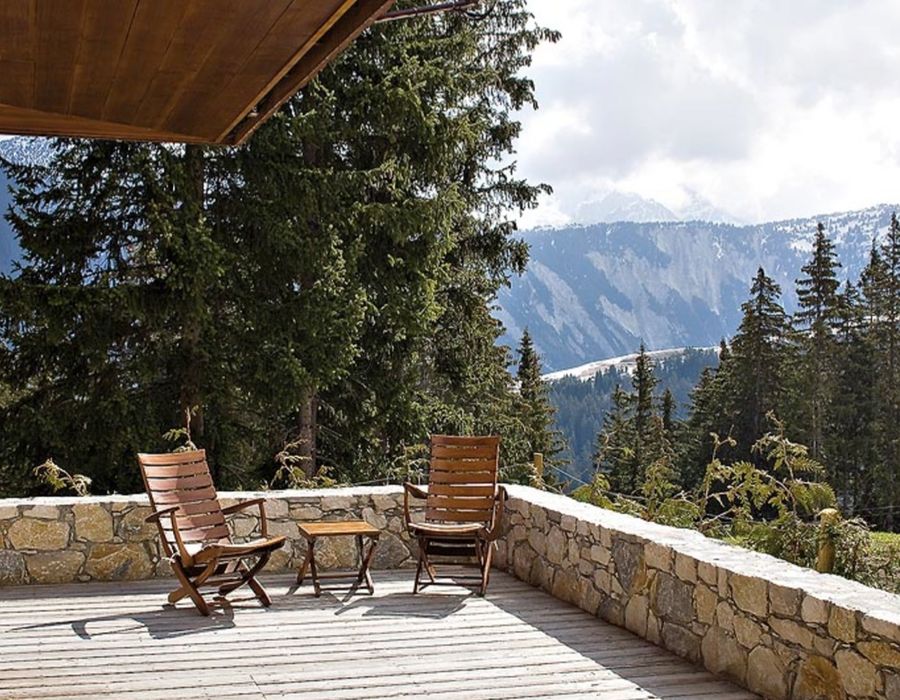 Ski in-Ski out luxury apartment in Courchevel 5