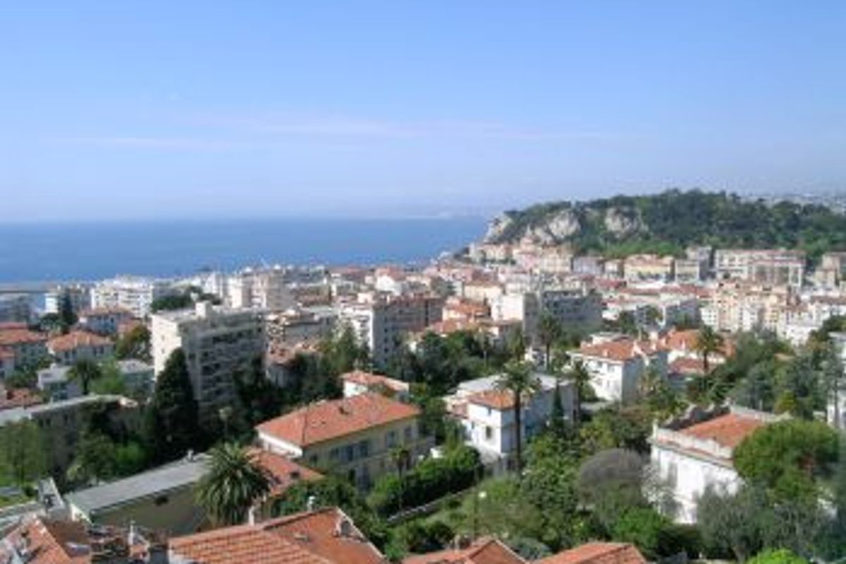 Exceptional 180° views of Nice and the Mediterranean