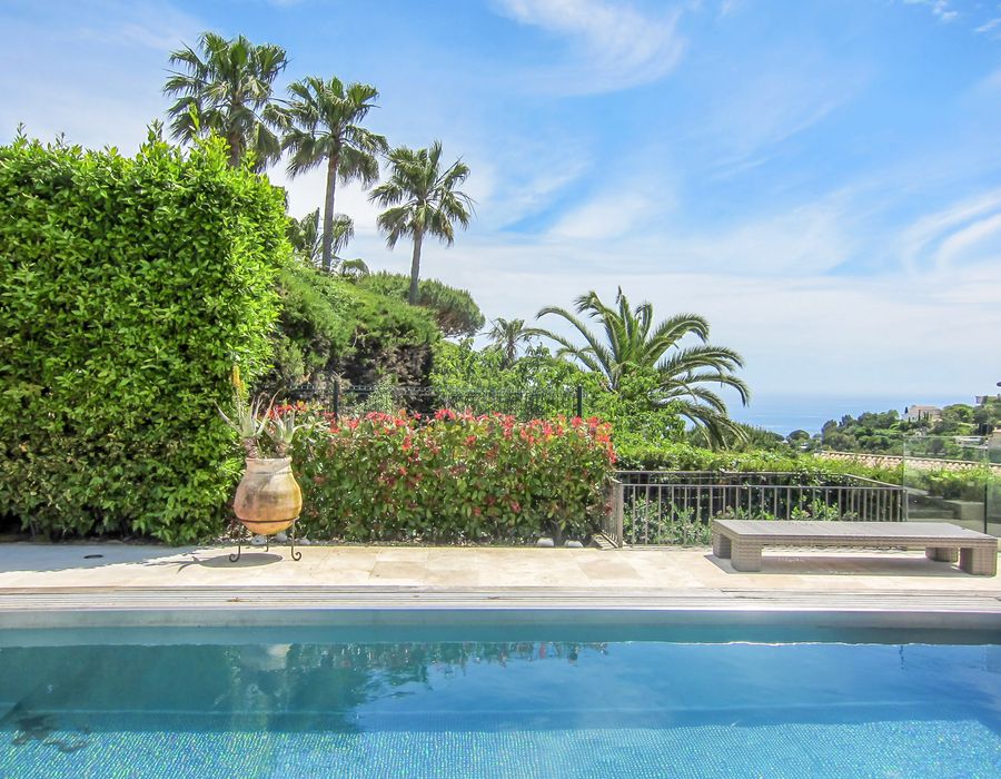 Lovely family home for rent in Cannes 6