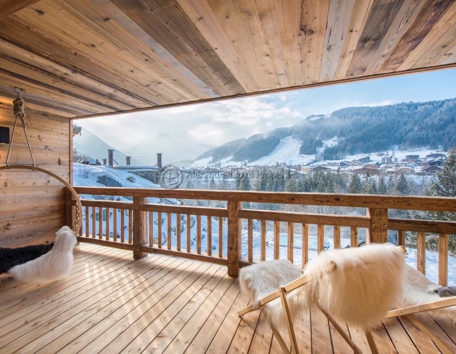 Morzine, French Alps, a spectacular chalet for rent 3