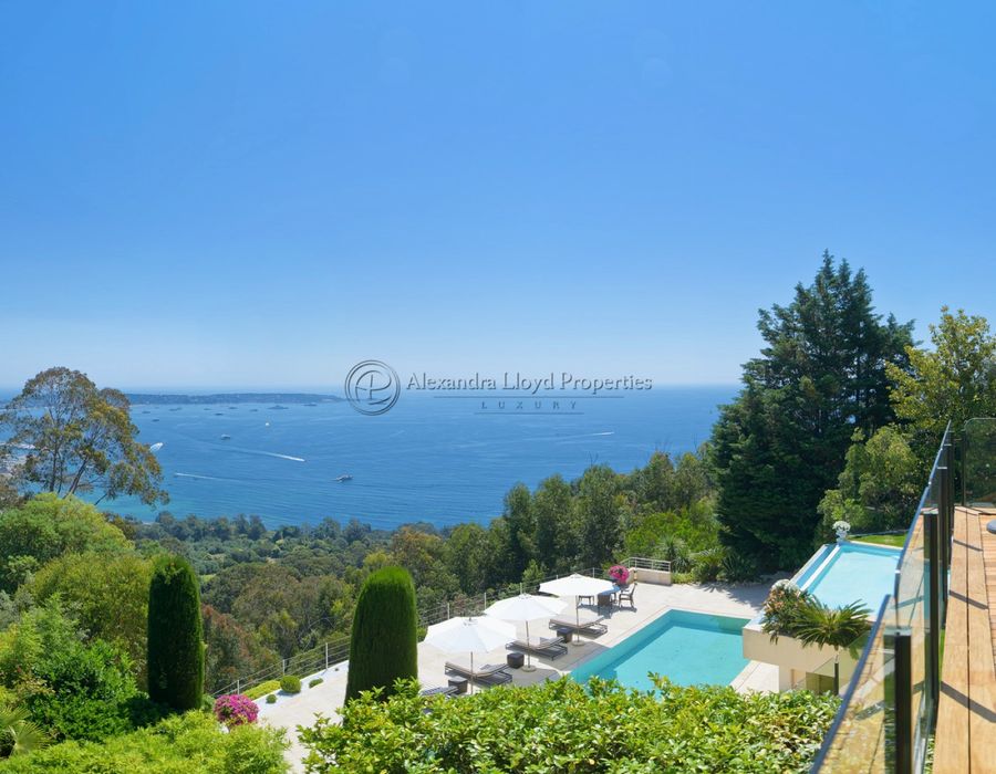Wonderful property in the hills of Cannes with exceptional views 4