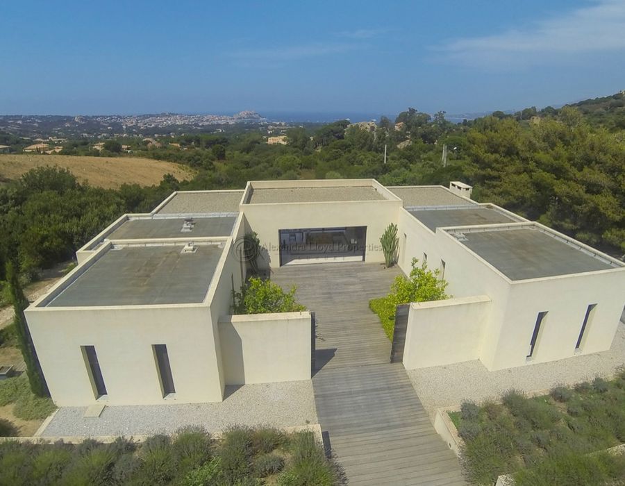 Contemporary villa with a sea view, Calvi, North Corsica 1