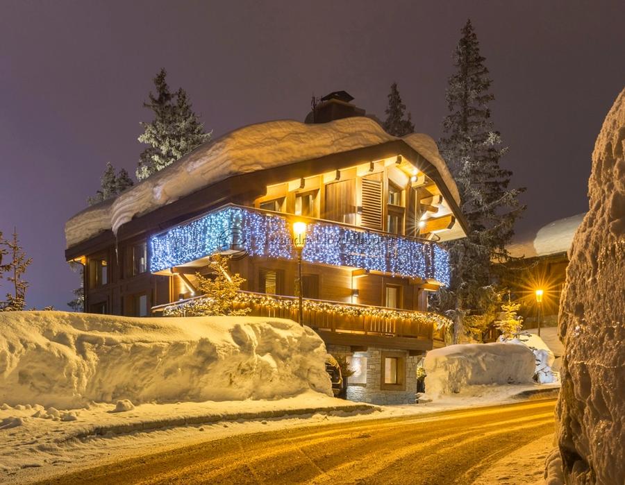 Courchevel 1850 - Luxury chalet for rent 50m from the slopes 2